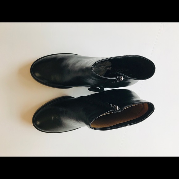 ECCO Black Platform Ankle Booties NEW - Picture 3 of 8